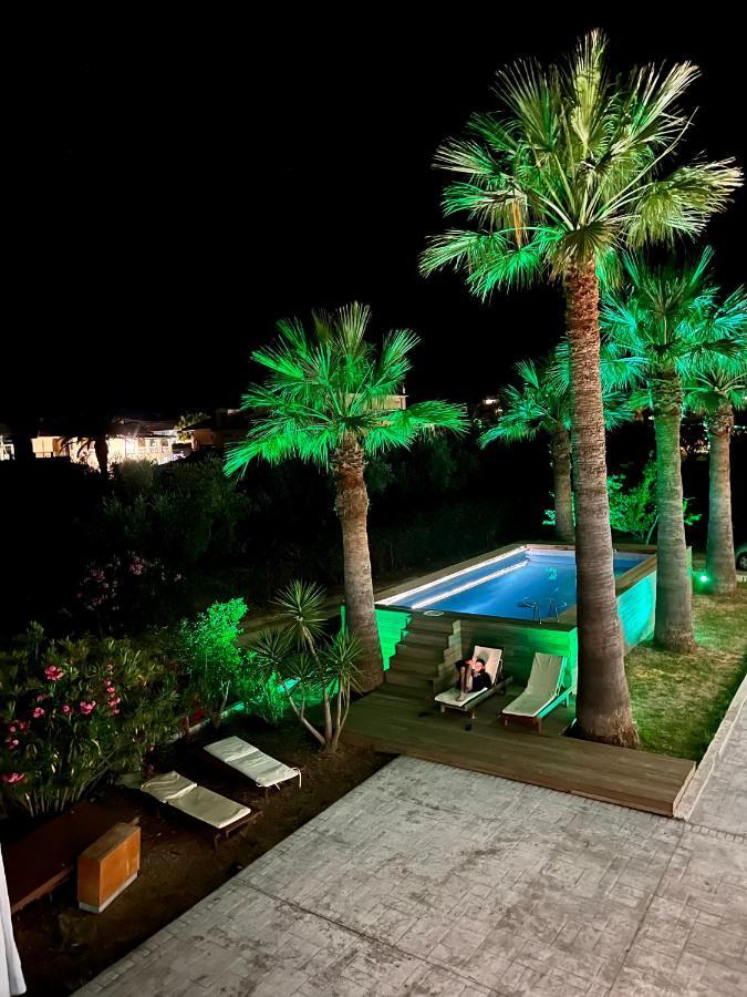 Maui Hotel Лаганас Екстериор снимка